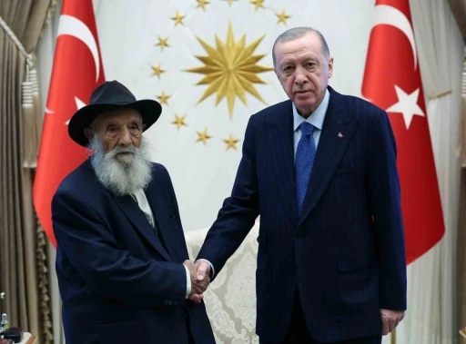 Cumhurbaşkanı Erdoğan,  Alevi Dedesi Ahmet Uğurlu&rsquo;yu kabul etti
