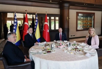 Cumhurbaşkanı Erdoğan Bosna Hersek Devlet Başkanlığı Konseyi &uuml;yeleriyle bir araya geldi