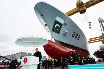 Cumhurbaşkanı Erdoğan: &ldquo;DEAŞ&rsquo;a karşı sahada &ccedil;arpışan ve bozguna uğratan tek NATO m&uuml;ttefiki olarak bu konuda bize kimse ders veremez&rdquo;
