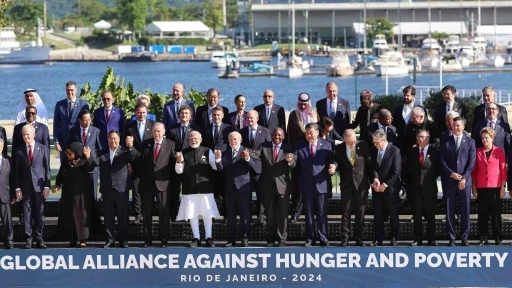 Cumhurbaşkanı Erdoğan, G20 lideriyle aile fotoğrafı &ccedil;ekildi
