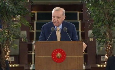 Cumhurbaşkanı Erdoğan: 'Gen&ccedil;lerimizle kol kola, omuz omuza y&uuml;r&uuml;meyi s&uuml;rd&uuml;receğiz'