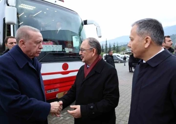 Cumhurbaşkanı Erdoğan, Hatay&rsquo;da kura &ccedil;ekim ve konut teslim t&ouml;renine katıldı
