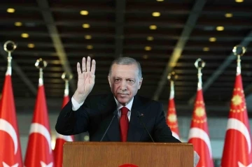 Cumhurbaşkanı Erdoğan &ldquo;İBB nereye gittiği belli olmayan deste deste para g&ouml;r&uuml;nt&uuml;leri ile anılmakta&rdquo;
