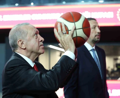 Cumhurbaşkanı Erdoğan: &ldquo;İstanbul tarih, sanat ve sporun başkenti olacak&rdquo;
