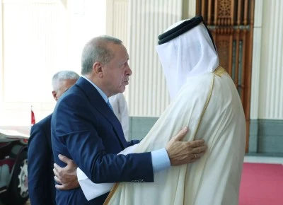  Cumhurbaşkanı Erdoğan, Katar'da resmi t&ouml;renle karşılandı