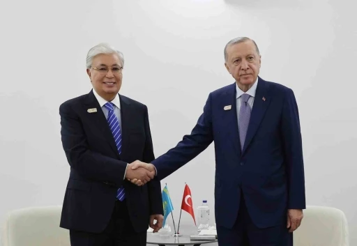Cumhurbaşkanı Erdoğan, Kazakistan Cumhurbaşkanı Tokayev ile g&ouml;r&uuml;şt&uuml;
