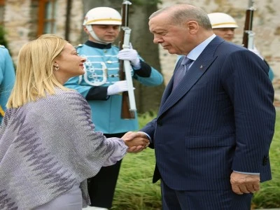 Cumhurbaşkanı Erdoğan, Meloni ve Dibeybe ile Dolmabah&ccedil;e Ofisi'nde bir araya geldi 