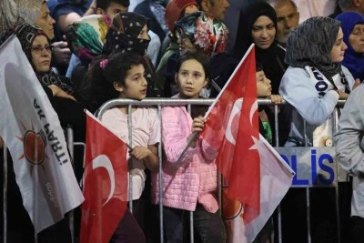 Cumhurbaşkanı Erdoğan memleketi Rize&rsquo;de
