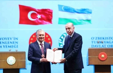 Cumhurbaşkanı Erdoğan, &Ouml;zbekistan Cumhurbaşkanı Mirziyoyev&rsquo;e Devlet Nişanı tevcih etti
