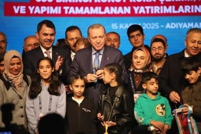 Cumhurbaşkanı Erdoğan: "350 bin 178 bağımsız b&ouml;l&uuml;m&uuml;n anahtarlarını hak sahibi kardeşlerimize takdim etmiş oluyoruz"