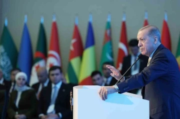 Cumhurbaşkanı Erdoğan: "Batı&rsquo;da yaşayan M&uuml;sl&uuml;manlara y&ouml;nelik saldırılar artıyor"
