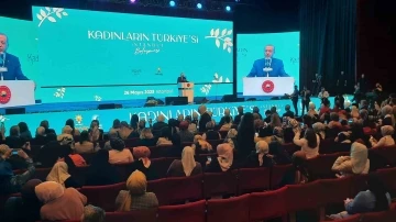 Cumhurbaşkanı Erdoğan: "Bu pazar &uuml;lkemizin ve evlatlarımızın geleceğine dair &ccedil;ok m&uuml;him bir karar vereceğiz"
