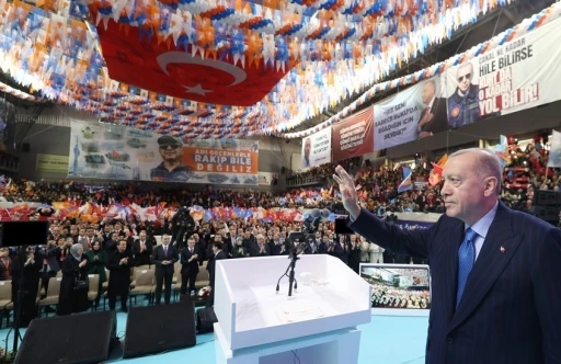 Cumhurbaşkanı Erdoğan: "Halep Kalesi&rsquo;ne asılan ay yıldızlı sancak CHP&rsquo;ye niye dokunuyor"
