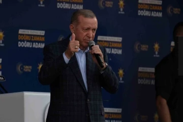 Cumhurbaşkanı Erdoğan: "&Ouml;n&uuml;m&uuml;z&uuml; kimse kesemez, yeter ki bu namertlere bu &uuml;lke bırakılmasın"
