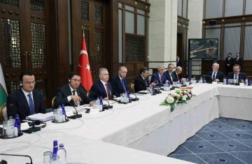 Cumhurbaşkanı Erdoğan: "&Ouml;zbekistan ile hedef 5 milyar dolar ticaret&rdquo;
