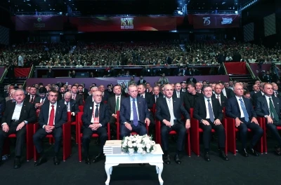 Cumhurbaşkanı Erdoğan: "Tekno oligarkların hedef kitlesini gen&ccedil;lerimiz oluşturuyor"