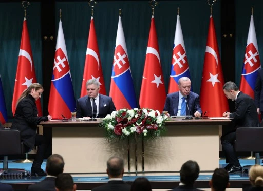 Cumhurbaşkanı Erdoğan "Ukrayna Rusya barışı i&ccedil;in &uuml;zerimize ne d&uuml;ş&uuml;yorsa yaparız'