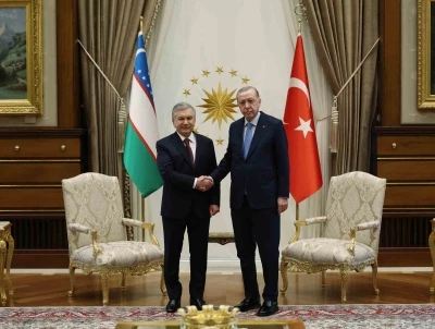 Cumhurbaşkanı Erdoğan: "Y&uuml;rek y&uuml;reğe verdiğimiz m&uuml;ddet&ccedil;e bulunduğumuz asra T&uuml;rk d&uuml;nyasının m&uuml;hr&uuml;n&uuml; vuracağımızdan eminiz"