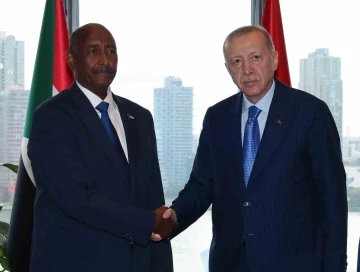 Cumhurbaşkanı Erdoğan, Sudan Egemenlik Konseyi Başkanı El Burhan ile g&ouml;r&uuml;şt&uuml;