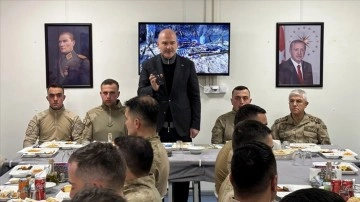 Cumhurbaşkanı Erdoğan, Tend&uuml;rek Mod&uuml;ler &Uuml;s B&ouml;lgesi'ndeki jandarmaların yeni yılını kutladı