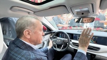 Cumhurbaşkanı Erdoğan'ın d&uuml;n kullandığı Togg'dan ara&ccedil; i&ccedil;i g&ouml;r&uuml;nt&uuml;ler paylaşıldı