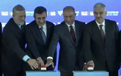 Cumhurbaşkanı Yardımcısı Cevdet Yılmaz Bursa'da! Milyon dolarlık yatırımın temeli atıldı