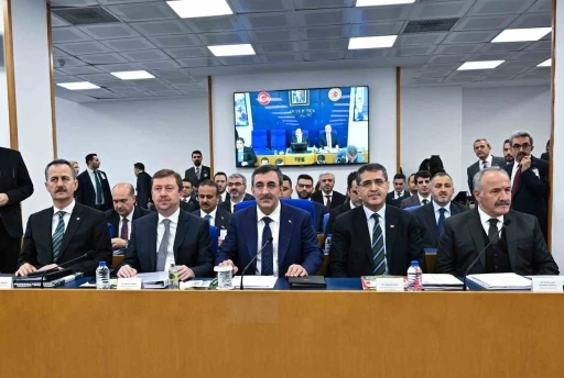 Cumhurbaşkanı Yardımcısı Yılmaz: &ldquo;Cumhurbaşkanlığının 2025 yılı b&uuml;t&ccedil;esinde 16 milyar 928 milyon lira &ouml;denek tahsis edilmesi &ouml;ng&ouml;r&uuml;lmektedir&rdquo;
