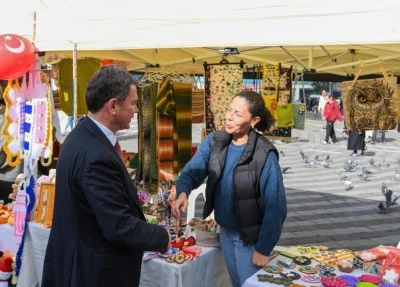 Cumhuriyet&rsquo;in ışığında kadın emeği Bursa Osmangazi&rsquo;de buluştu