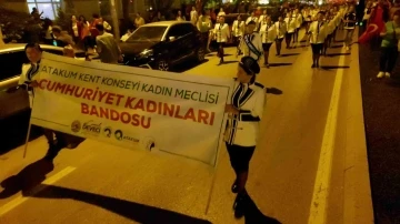 Cumhuriyet Kadınları Bandosu&rsquo;ndan 100. yıla &ouml;zel y&uuml;r&uuml;y&uuml;ş
