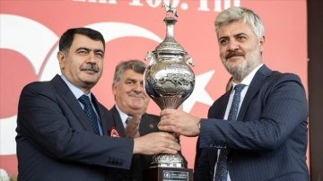 Cumhuriyet Koşusu ve Cumhurbaşkanlığı Koşusu'nun &ouml;d&uuml;l t&ouml;renleri yapıldı