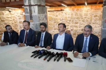 Dağ: "T&uuml;rkiye&rsquo;nin sorunlarını da &ccedil;&ouml;zeceğiz, Gazze&rsquo;ye ve mazlum coğrafyalara nefes olmayı da s&uuml;rd&uuml;receğiz"
