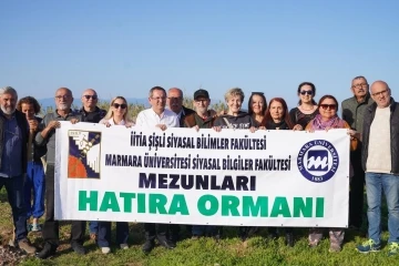 Daha yeşil bir Ayvalık i&ccedil;in fidanlar toprakla buluştu
