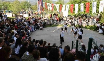 Dansın t&uuml;m renkleri Menteşe&rsquo;de buluştu
