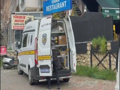 Darbedilen m&uuml;şteri, pompalı t&uuml;fekle restoranı kurşun yağmuruna tuttu