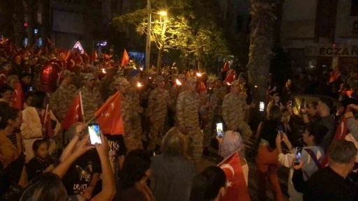 Dat&ccedil;a&rsquo;da &rsquo;Cumhuriyet&rsquo; coşkusu fener alayı ile ta&ccedil;landı
