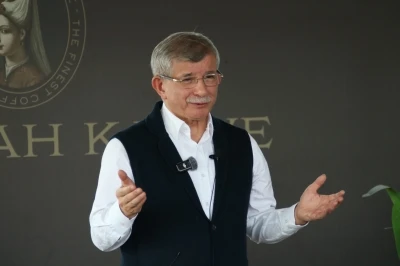 Davutoğlu: Bana ihtiya&ccedil; olmadığına inanmasam siyaseti bırakırdım