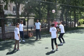 DBB Spor Kul&uuml;b&uuml;, sokakta keşfedilen 17 yaşındaki &ccedil;ocuğu b&uuml;nyesine aldı
