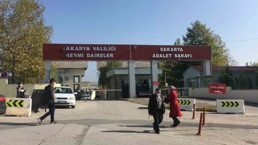 DEAŞ&rsquo;ın Sakarya yapılanmasına y&ouml;nelik duruşma başladı: 11&rsquo;i tutuklu 26 sanık hakim karşısında
