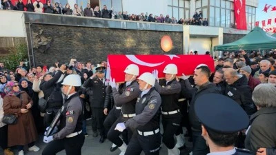DEAŞ operasyonunda şehit olan polis memuru memleketinde toprağa verildi