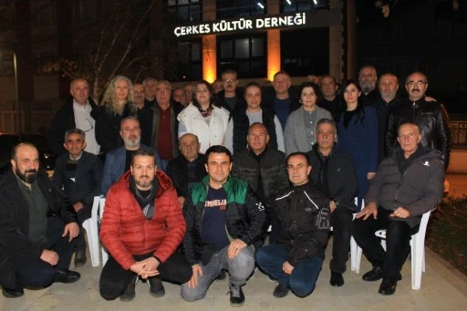 Dedelerinin 161 yıllık anavatan hayalini ger&ccedil;ekleştirip Maykop&rsquo;a yerleşiyor