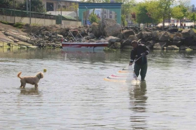Dedesinden &ouml;ğrendiği &lsquo;sa&ccedil;ma&rsquo; avcılığıyla her g&uuml;n balık tutuyor: "Benim i&ccedil;in bir aşk, asla bırakmam"

