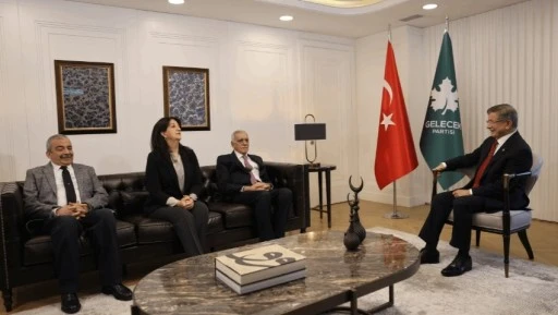 DEM-Gelecek Partisi g&ouml;r&uuml;şmesi sonrası yapılan a&ccedil;ıklamada Selahattin Demirtaş detayı