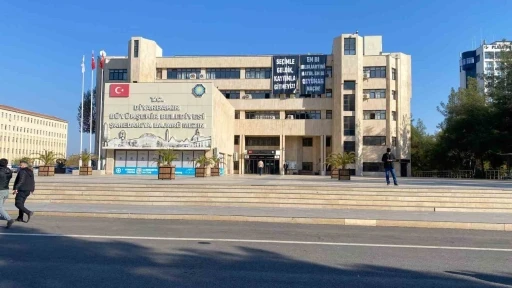 DEM&rsquo;li belediyenin &ccedil;ıkardığı personel yerine yandaşını aldığı iddiası
