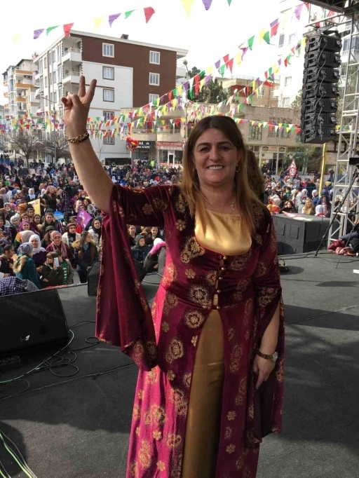 DEM&rsquo;li Kurtalan Belediye Başkanı g&ouml;zaltına alındı
