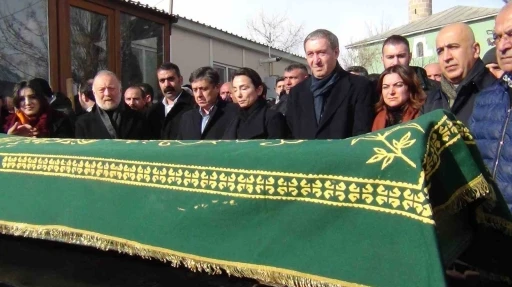 DEM Parti Eş Genel Başkanı Bakırhan&rsquo;ın babası toprağa verildi
