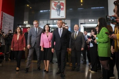 DEM Parti heyeti CHP'yi ziyaret etti 