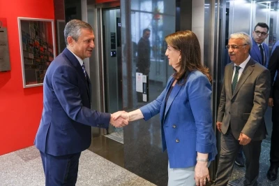 DEM Parti heyetinden &Ouml;zel&rsquo;e ziyaret