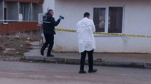 Demir par&ccedil;ası sanıp oynadığı cisim, patlamamış havan mermisi &ccedil;ıktı
