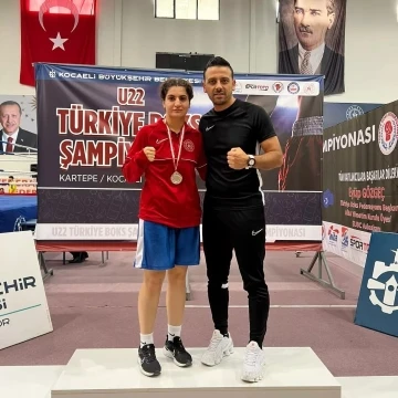 Demir yumruk Meryem, T&uuml;rkiye ikincisi oldu
