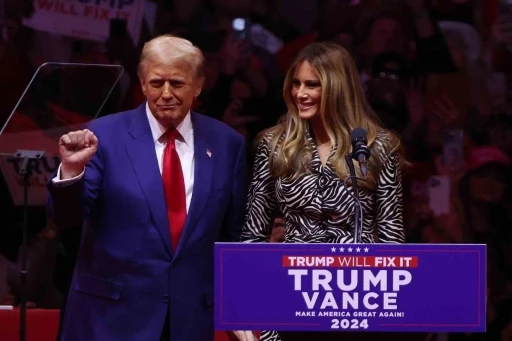 Demokratların kalesi New York&rsquo;ta Trump&rsquo;tan g&ouml;vde g&ouml;sterisi
